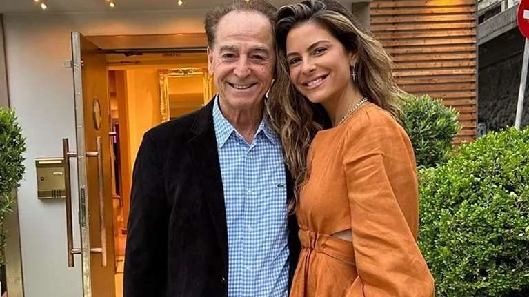 Η Μαρία Μενούνος μαγειρεύει με τον πατέρα της στην (ατελείωτη) κουζίνα της