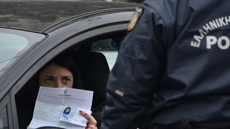 Κορονοϊός: &quot;Βροχή&quot; τα πρόστιμα στους &quot;ανυπάκοους&quot; για μη χρήση μάσκας- Επεσαν και λουκέτα σε μαγαζιά