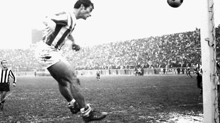 Βασίλης Μποτίνος: Ο "θρυλικός" παίκτης του Ολυμπιακού ήταν 9 ημέρες διασωληνωμένος εκτός ΜΕΘ, καταγγέλει η ΠΟΕΔΗΝ