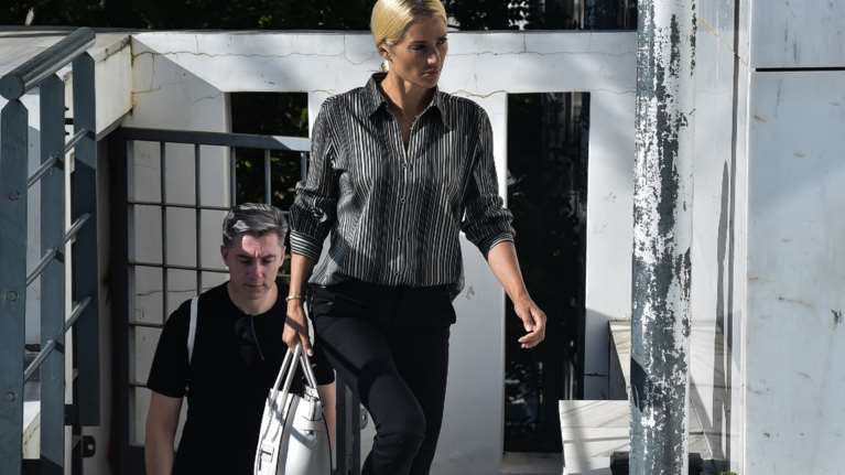 Δολοφονία Μακρή: &quot;Καθάρματα&quot; - Το συγκλονιστικό ξέσπασμα της Βικτώριας Καρύδα