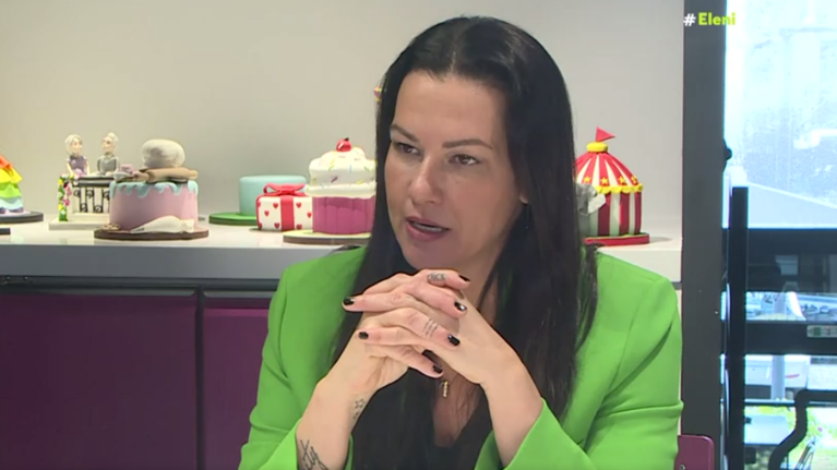 Η σπάνια εμφάνιση της Μάνιας Ντέλου: Έχω πάρει 20 κιλά, το λίπος μου είναι παραπάνω από όσο πρέπει