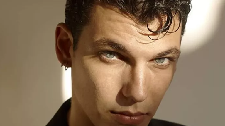 Βασίλης Μίχας: &quot;Έχω κληρονομήσει την εργατικότητα των Αλβανών και το θαυμάζω πολύ&quot;