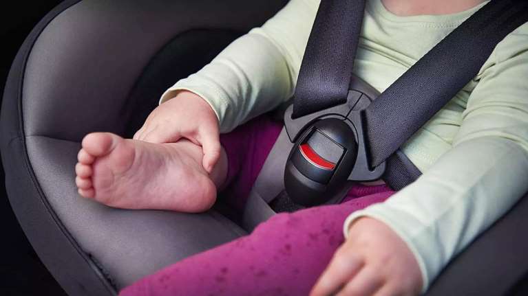 Συναγερμός στην Πάτρα: Παιδάκι δύο χρονών κλειδώθηκε στο αυτοκίνητο των γονιών του