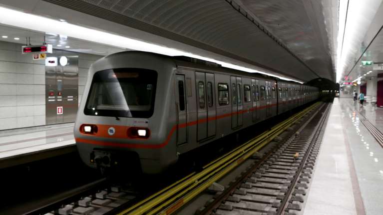 Απεργία ΓΣΕΕ - ΑΔΕΔΥ: Χωρίς Μετρό, Ηλεκτρικό και Τραμ - Στάσεις εργασίας σε λεωφορεία την Τετάρτη 6 Απριλίου