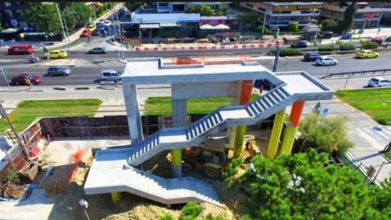 Κλείνει η Ποσειδώνος στο ύψος της Καλαμακίου λόγω εργασιών για την πεζογέφυρα