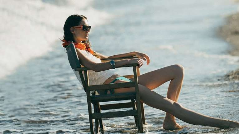 Golden Hour: 8 look για να απολαύσεις το ηλιοβασίλεμα