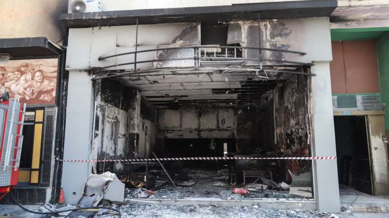 Φωτιά σε υπό κατασκευή καφετέρια στη Γλυφάδα