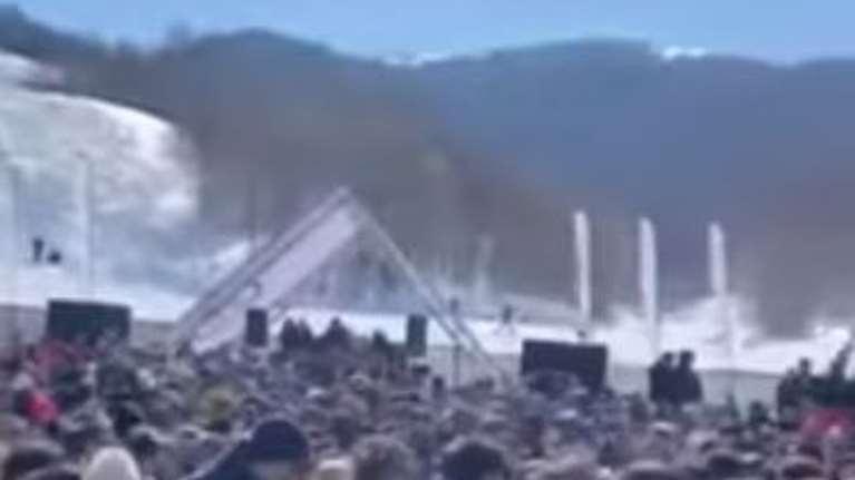 Κοροvoπάρτι στα χιόνια με χιλιάδες άτομα και DJ’s στα 3-5 Πηγάδια - Πρόστιμο και λουκέτο στο Χιονοδρομικό [Βίντεο]