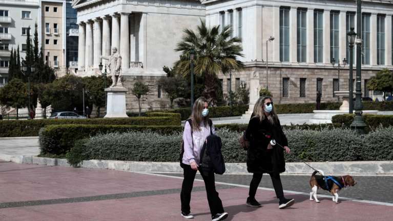 Κορονοϊός: &quot;Εκρηξη&quot; με 687 νέα κρούσματα στην Αττική, στο &quot;κόκκινο&quot; το Kέντρο της Αθήνας - Ανησυχία με 160 στη Θεσσαλονίκη