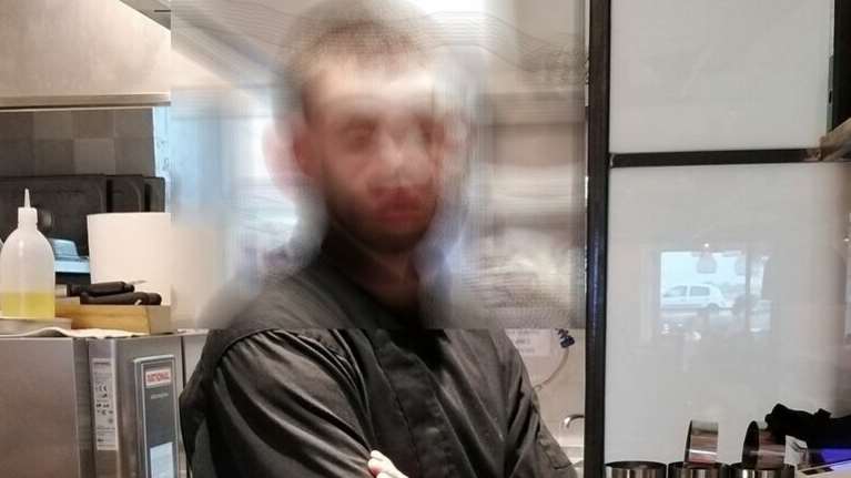 Ν. Ερυθραία: &quot;Ο Γιάννης Μάρκου τον προκάλεσε&quot; λέει η μητέρα του 26χρονου που τον μαχαίρωσε 15 φορές