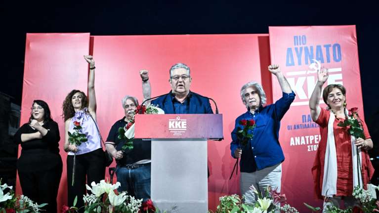 Κουτσούμπας από την Μαλεσίνα: &quot;Δεν είστε μόνοι σας και το ξέρετε- Να γυρίσουμε την πλάτη στη σήψη τους&quot;