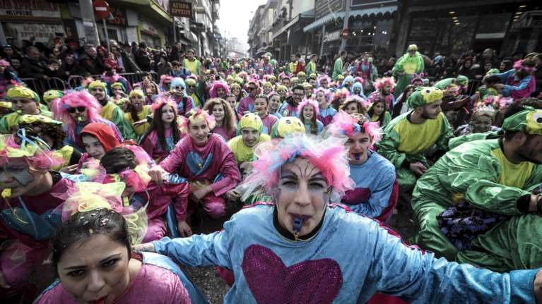 Μαζική έξοδος το τριήμερο της Καθαράς Δευτέρας: Γεμάτοι οι &quot;καρναβαλικοί&quot; προορισμοί παρά τις τσουχτερές τιμές