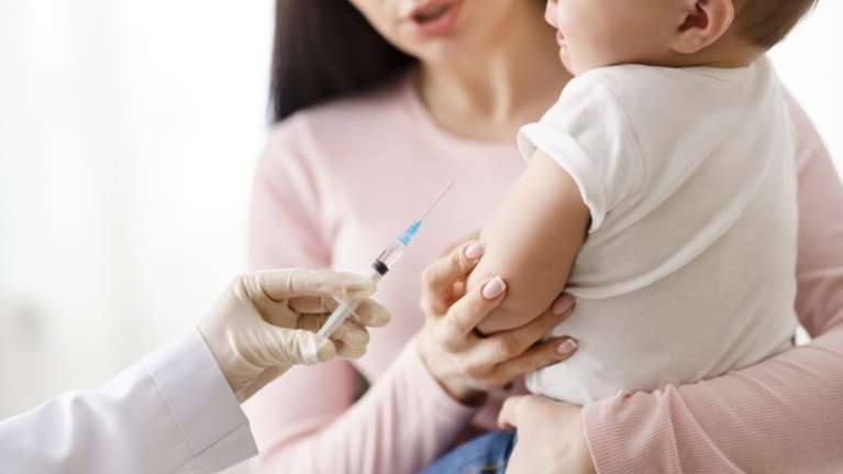 Κορονοϊός: Ανοίγει την Παρασκευή η πλατφόρμα για τον εμβολιασμό των παιδιών από 6 μηνών ως 4 ετών