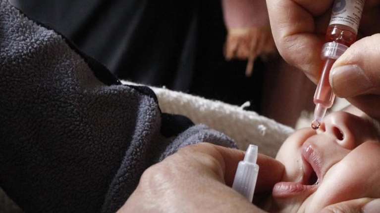Πολιομυελίτιδα: Εξαπλώνεται στο Λονδίνο πρώτη φορά από το 1980 - Εκστρατεία εμβολιασμού στα παιδιά κάτω των 10 ετών