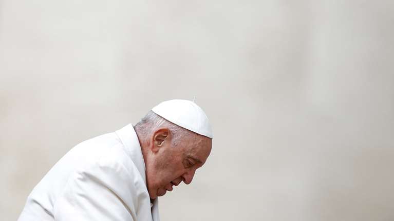 Νέο σχόλιο για τους ομοφυλόφιλους από τον Πάπα: &quot;Καλά παιδιά, αλλά καλύτερα να μην μπαίνουν σε ιερατικές σχολές&quot;