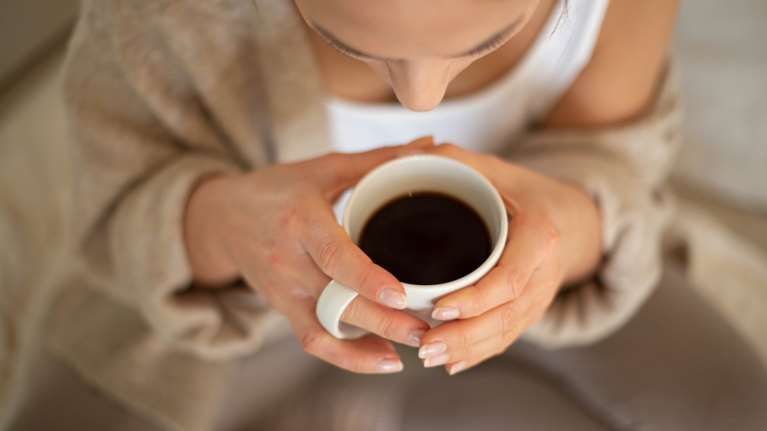 Πόσοι καφέδες την ημέρα μπορούν να μειώσουν το κίνδυνο άνοιας - Τα στοιχεία που ευνοούν τους λάτρεις της καφεΐνης