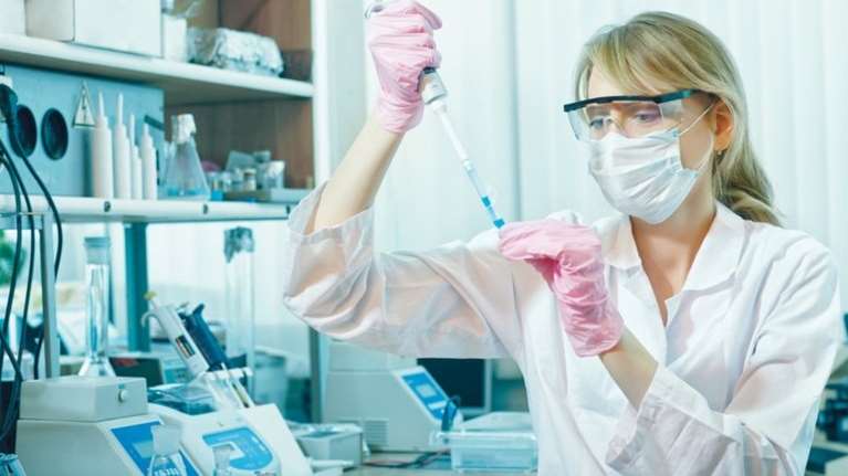 Τζανάκης: Νέα έξαρση της επιδημίας από τέλη Οκτώβρη - Πιο μεταδοτική η μετάλλαξη &quot;Κένταυρος&quot;