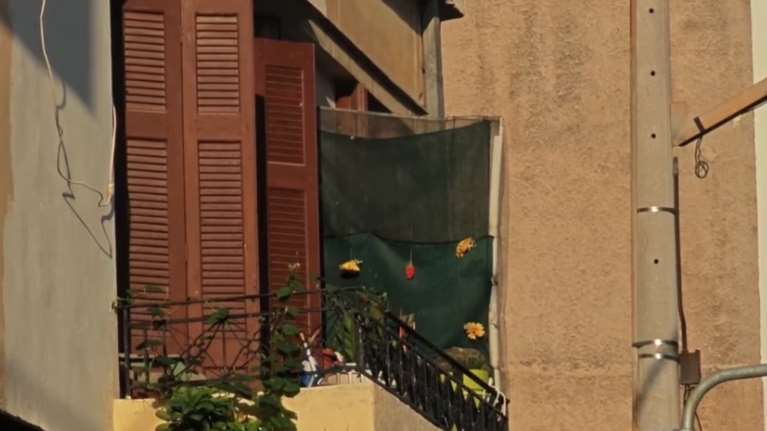 Φωτιά σε σπίτι στον Πειραιά – Απομακρύνθηκαν οι κάτοικοι