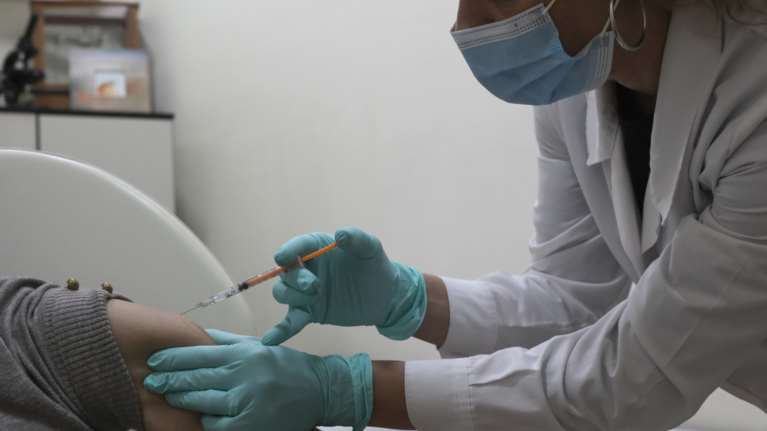 Κορονοϊός: Βήμα - βήμα πως κλείνουμε ραντεβού για το εμβόλιο μέσω του emvolio.gov.gr- Χρειάζεται μόνο ο ΑΜΚΑ