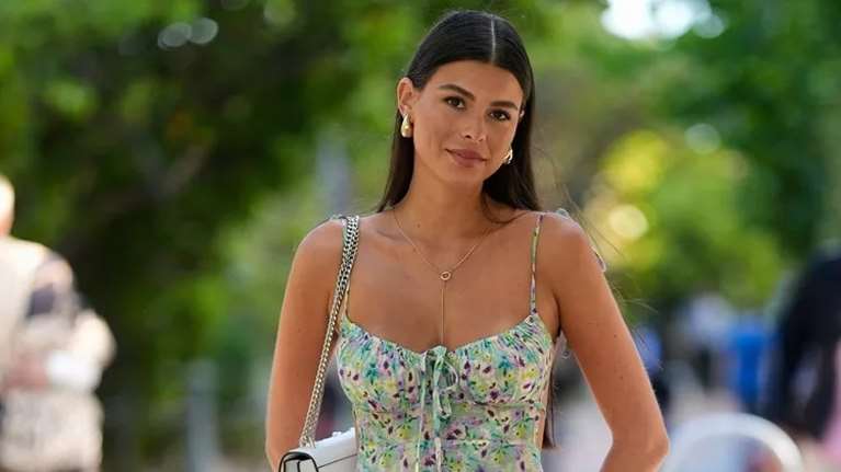 Το καθημερινό φόρεμα από αγαπημένο brand που δεν θα σταματήσεις να φοράς