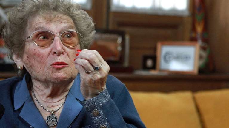 Αργεντινή: Πέθανε η Ρόσα Ροϊσινμπλίτ, η εμβληματική γιαγιά της Πλατείας Μαΐου