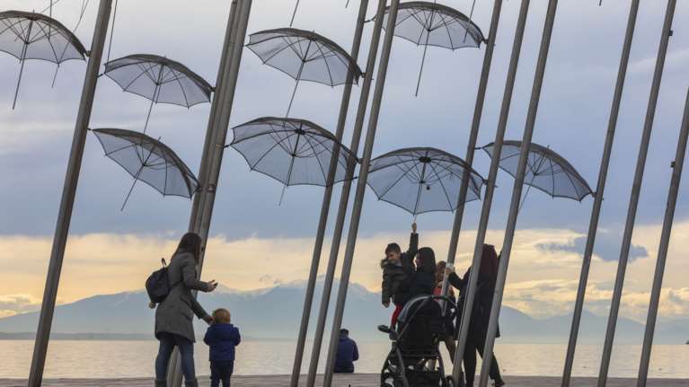 Καιρός: Μυρίζει άνοιξη με 19 βαθμούς και λιακάδα