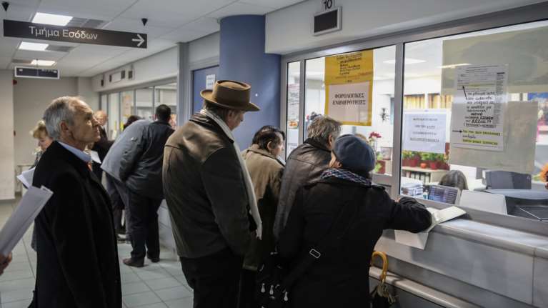 Παράδοξο:  Πάνω από 30 χιλιάδες φορολογικές δηλώσεις μέσα στο Πάσχα- Ποιοι βιάζονται και γιατί