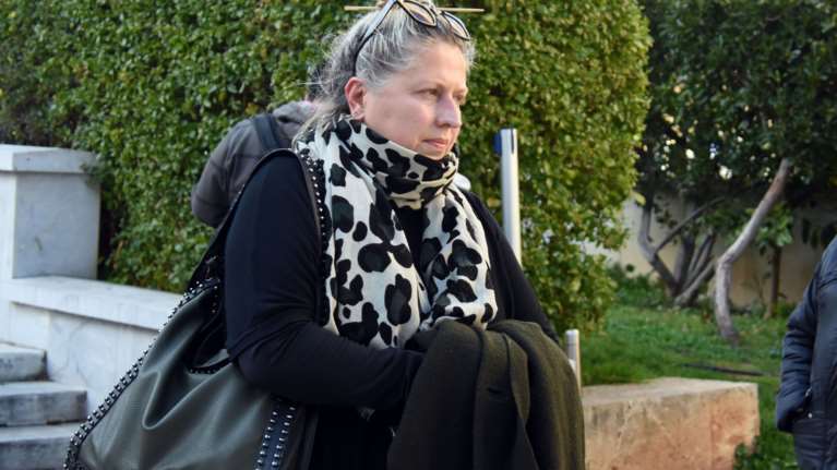 Σάντρα Βουτσά: Ξεσπά για τον κίνδυνο φωτιάς στη Σαρωνίδα - &quot;Να μαζέψουν τις &quot;βόμβες&quot; που υπάρχουν στις γειτονιές μας&quot;