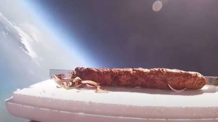 Τούρκος σεφ έστειλε κεμπάπ στο Διάστημα προς τιμήν του Ρώσου Γιούρι Γκαγκάριν [βίντεο]