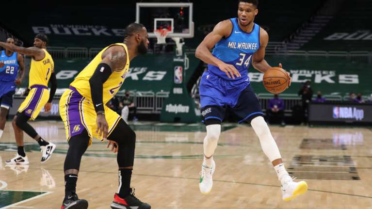 Ο &quot;βασιλιάς&quot; ΛεΜπρόν Τζέιμς νίκησε τον Γιάννη Αντετοκούνμπο και τα &quot;ελάφια&quot;