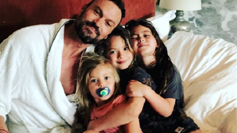 Ο Μπράιαν Όστιν Γκριν απαντά στο bullying που δέχονται οι γιοι του για τα μακριά μαλλιά τους