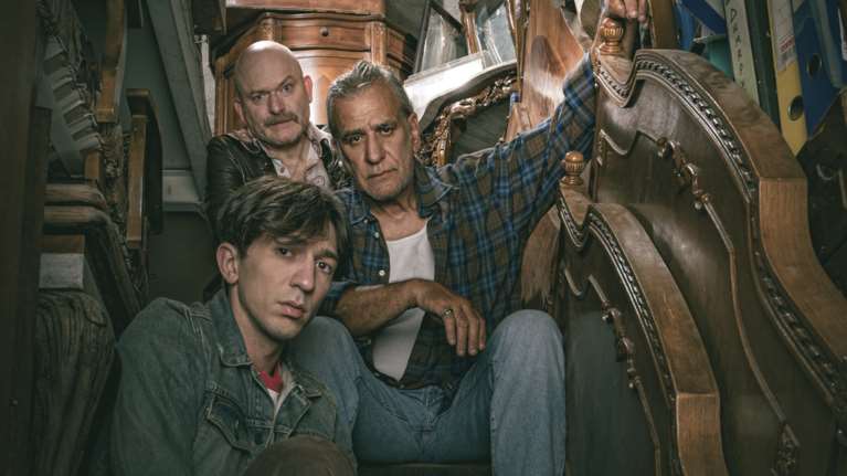 Αμερικάνικος Βούβαλος: Ο Γιάννης Μπέζος σκηνοθετεί τη σκοτεινή καρδιά του αμερικανικού ονείρου