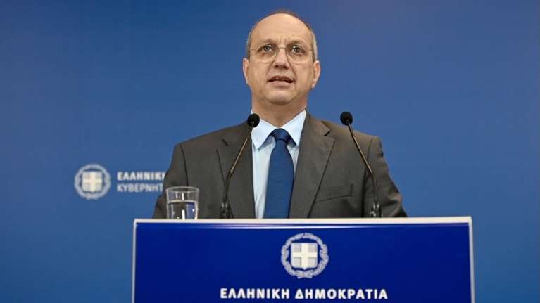 Οικονόμου: Αν κάποιος ακούει φωνές παραίτησης Μητσοτάκη, τότε είναι σαν την Ζαν Ντ’ Αρκ, είναι κάτι μεταφυσικό