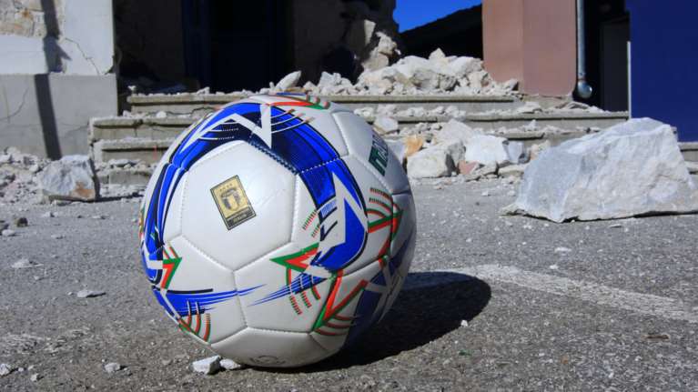 Ελασσόνα: 15 λεπτά πριν τον σεισμό οι μαθητές έκαναν άσκηση ετοιμότητας- Συγκλονιστική περιγραφή από τη δασκάλα [Βίντεο]