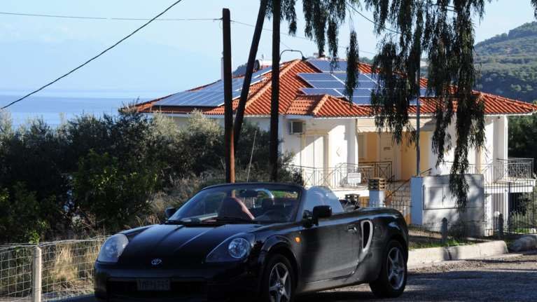 Τέλη Μαρτίου οι πλατφόρμες για ηλιακούς θερμοσίφωνες και επιδότηση μικρών φωτοβολταϊκών