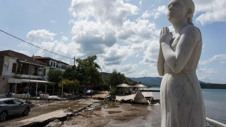 Αρτοποιός: &quot;Θα μπούμε μέσα σε όλα τα σπίτια - Έξι οι αγνοούμενοι έως τώρα, πολλοί οι εγκλωβισμένοι&quot;