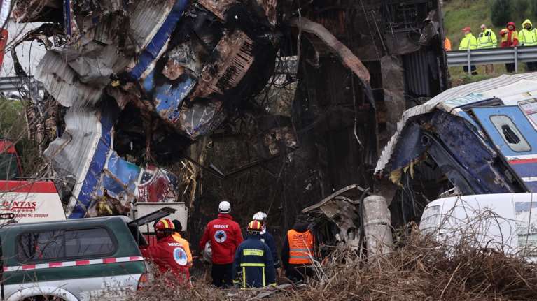 Τραγωδία στα Τέμπη: Το πρώτο έγγραφο του ΟΣΕ για το ρόλο του μηχανοδηγού - Τι αναφέρει για τον σταθμάρχη