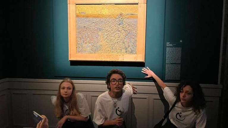 Νέα διαμαρτυρία ακτιβιστών για το κλίμα: Εριξαν σούπα στον &quot;Σπορέα&quot; του Βαν Γκογκ