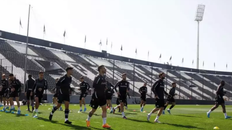 ΠΑΟΚ: Επεισόδια έξω από το ξενοδοχείο των μελών της διοίκησης