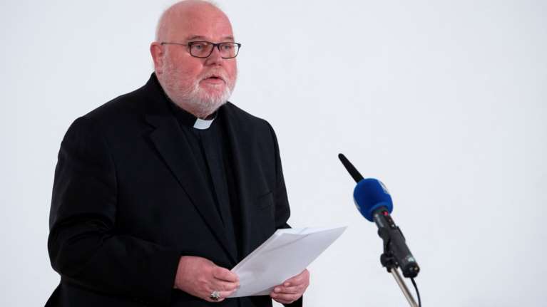 Μόναχο: &quot;Ντρέπομαι&quot; λέει ο Καρδινάλιος Μαρξ για τα περιστατικά σεξουαλικής κακοποίησης - Η εμπλοκή του Επίτιμου Πάπα Βενέδικτου