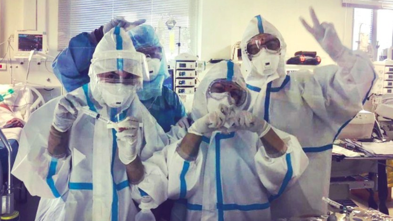 Κορονοϊός: Βγήκε από τη ΜΕΘ ο 25χρονος - Το tweet του Βασίλη Κικίλια