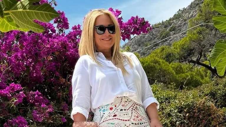 Η Νάνσυ Ζαμπέτογλου έγινε καστανή - Δείτε τη νέα της εικόνα