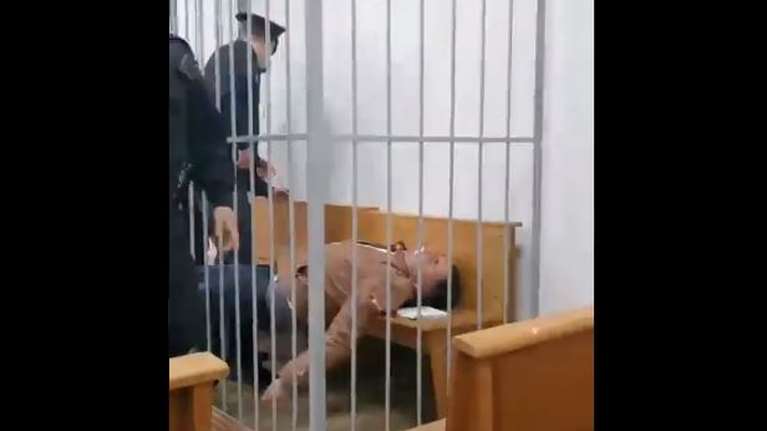 Λευκορωσία: Ποιος είναι ο ακτιβιστής της αντιπολίτευσης που προσπάθησε να αυτοκτονήσει μέσα στο δικαστήριο [Βίντεο]