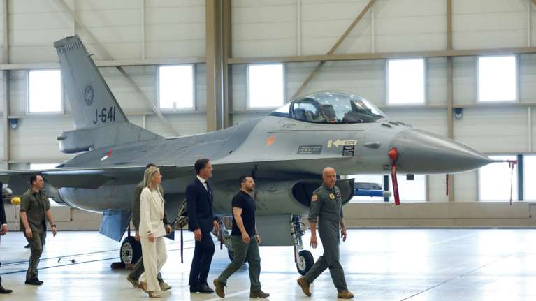Ολλανδία και Δανία θα παραδώσουν F-16 στην Ουκρανία - Ζελένσκι: Ιστορική συμφωνία