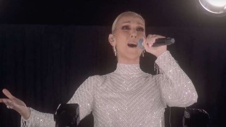 Ολυμπιακοί Αγώνες 2024: Η Celine Dion συγκίνησε με την ερμηνεία της στην τελετή έναρξης - Η δημιουργία υψηλής ραπτικής που φόρεσε