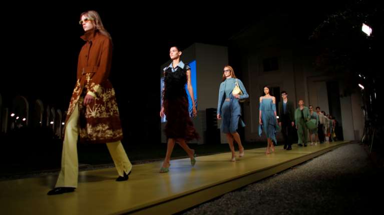 12 κομμάτια που μπορείς να φοράς σε κάθε ηλικία