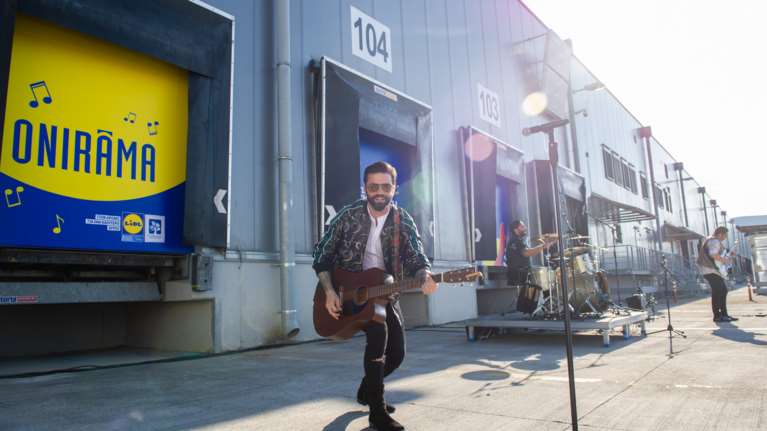 Οι &quot;Σούπερ Ήρωες&quot; εργαζόμενοι απέκτησαν το δικό τους τραγούδι από τους ONIRAMA