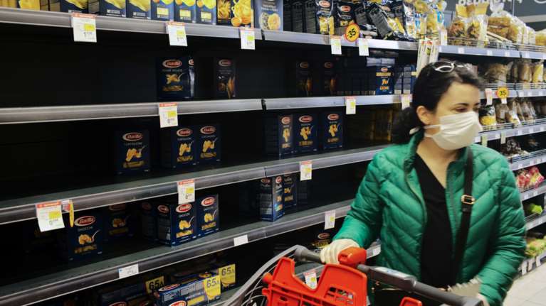 Σούπερ μάρκετ: "Εκτοξεύτηκε" πάνω από 1,5 δισ. ευρώ ο τζίρος σε έντεκα εβδομάδες