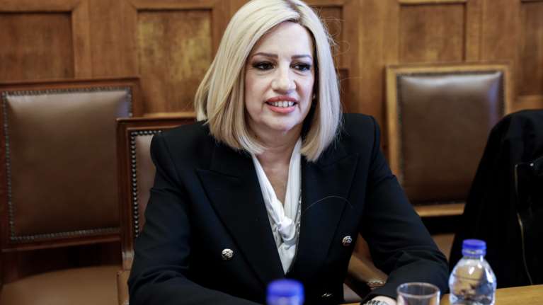 Το ΚΙΝΑΛ στηρίζει Μητσοτάκη στην κόντρα με την Ιεραρχία - Αμηχανία στον ΣΥΡΙΖΑ