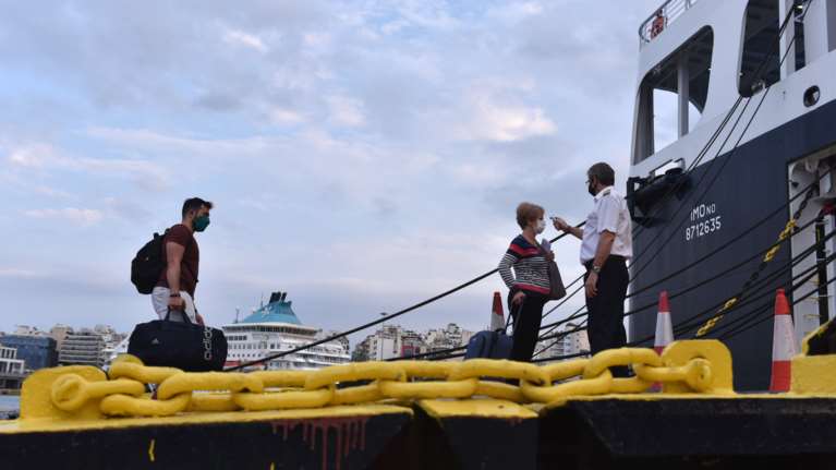 Κορονοϊός: Εντατικοί έλεγχοι του Λιμενικού στα πλοία για την εφαρμογή των μέτρων